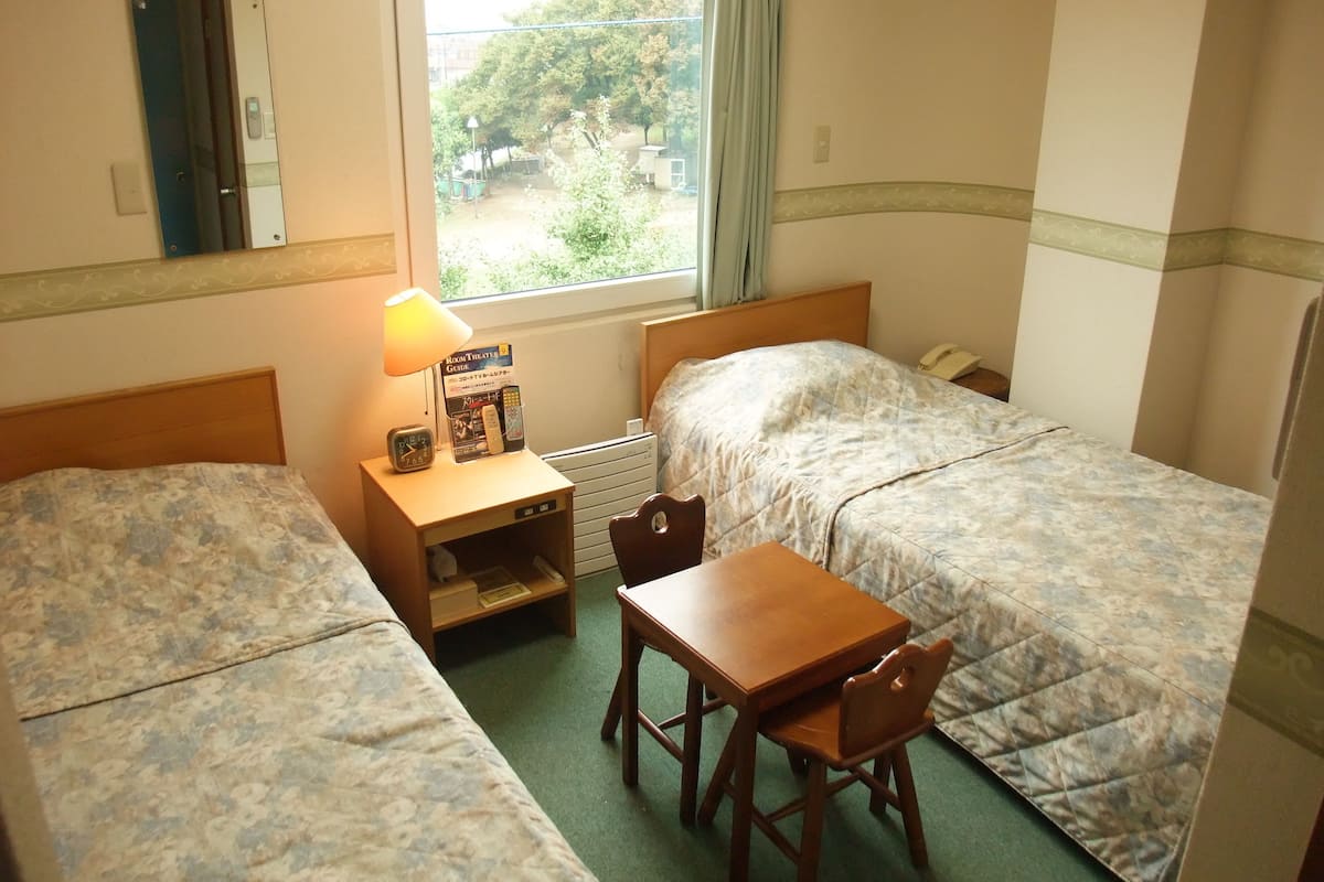 twin room, smoking (  b  ) | desk, free wifi, bed sheets