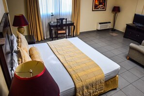 Double Room | In-room safe, desk, iron/ironing board, free WiFi