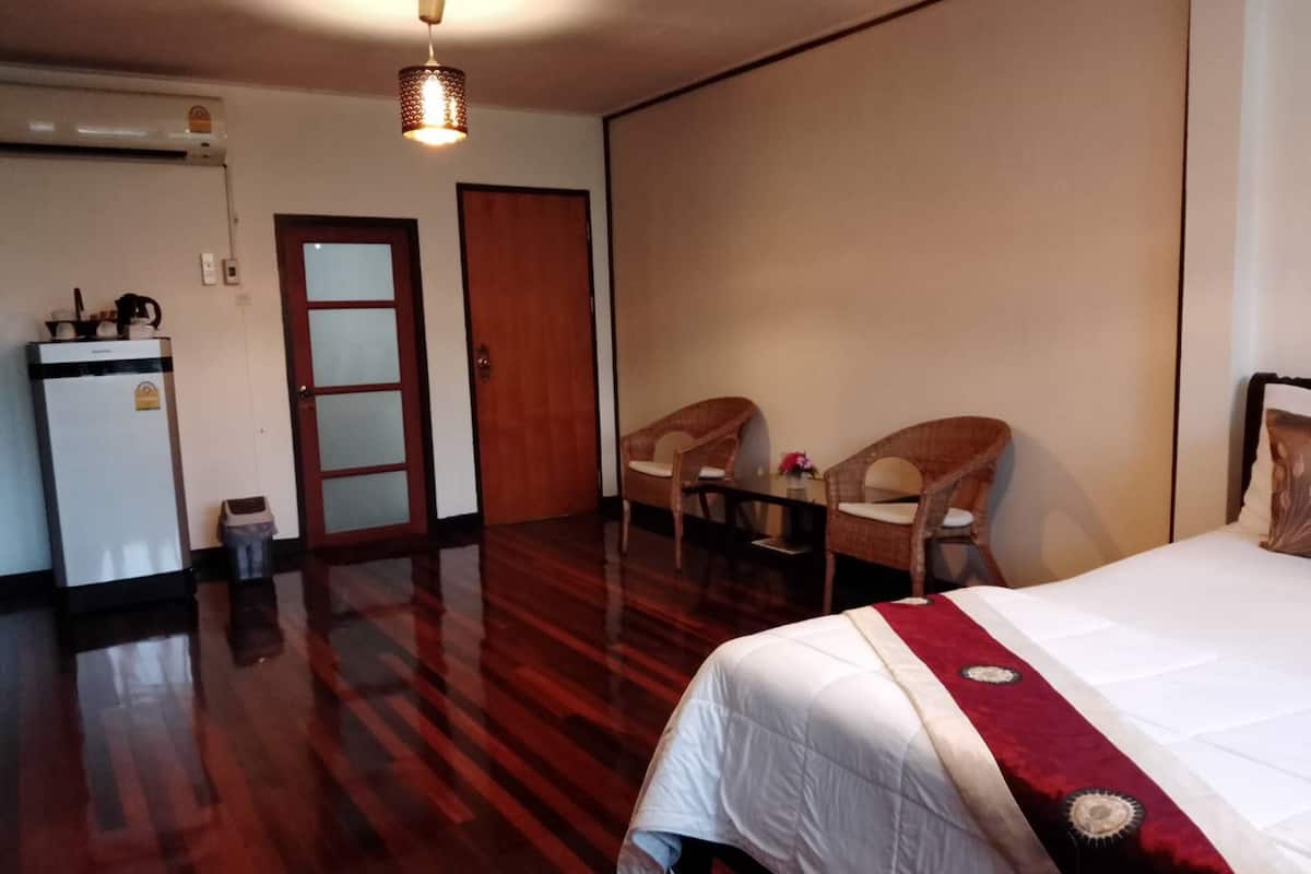Superior Deluxe King Room | 1 quarto, roupas de cama premium, individualmente decorados