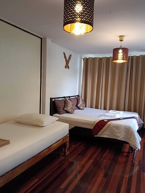 Superior Deluxe King Room | 1 bedroom, premium bedding, individually decorated