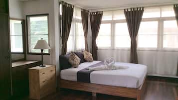 Deluxe Double Room with Private External Bathroom | 1 間臥室、高級寢具、獨特裝潢、布置獨特