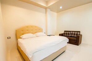 Standard Double Room | Desk, blackout drapes, free WiFi