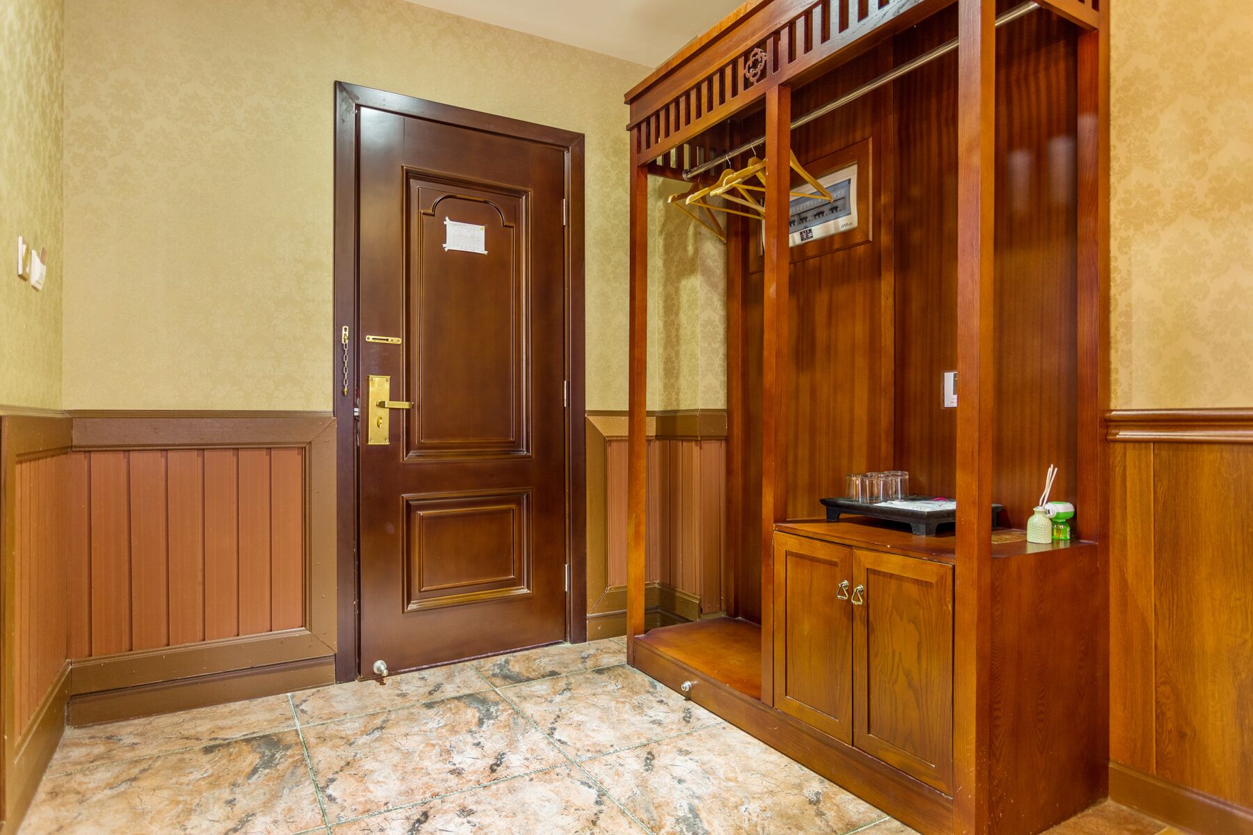 family room | room amenity