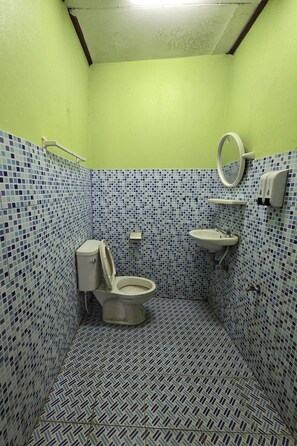 Triple Room | Bathroom - Malai Place Lampang (Lampang)