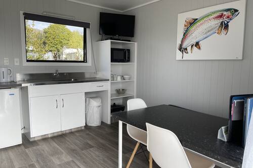 Deluxe Cabin, Shared Bathroom | Private kitchen