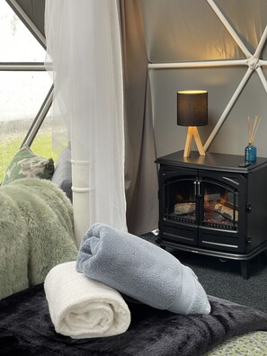 Deluxe-telttamajoitus | Silitysrauta/-lauta, ilmainen Wi-Fi