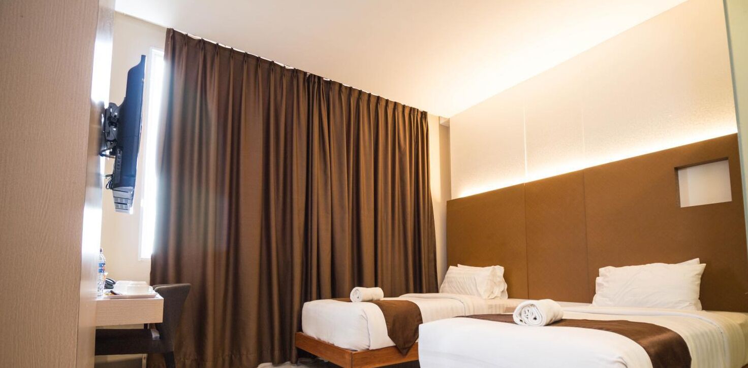 1 bedroom, desk, free wifi, bed sheets