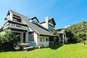 Courtyard - Villa de Nimman (Chiang Mai)