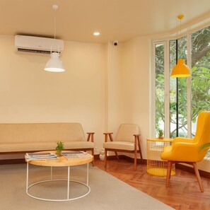 LED TV - Fabhotel Check'in By Oran (New Delhi)