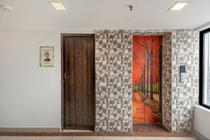 Lobby - Treebo South Avenue, 700 Mts From Promenade Beach (Puducherry)