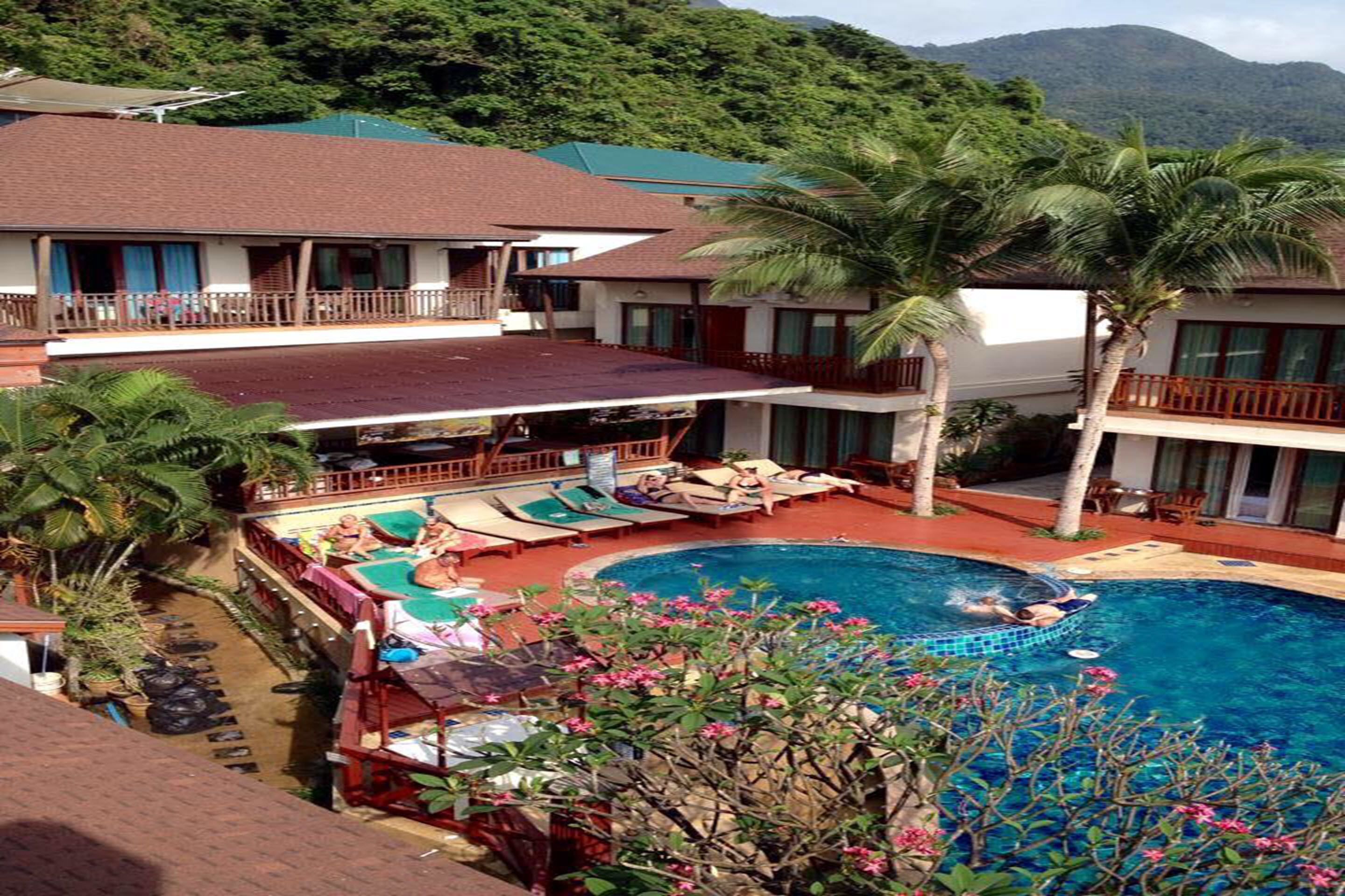 Outdoor pool, pool loungers