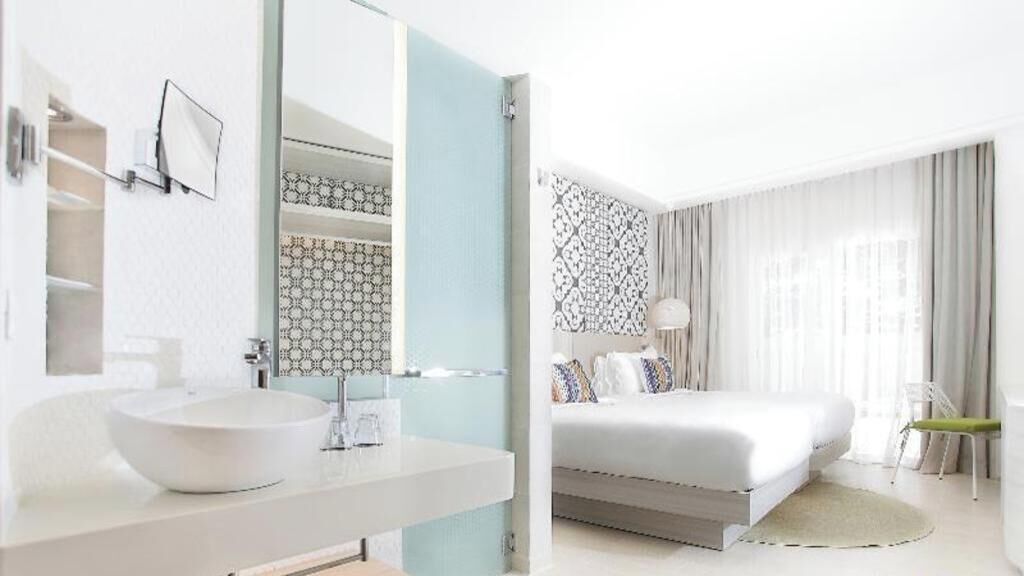 In-room safe, desk, iron/ironing board, free WiFi