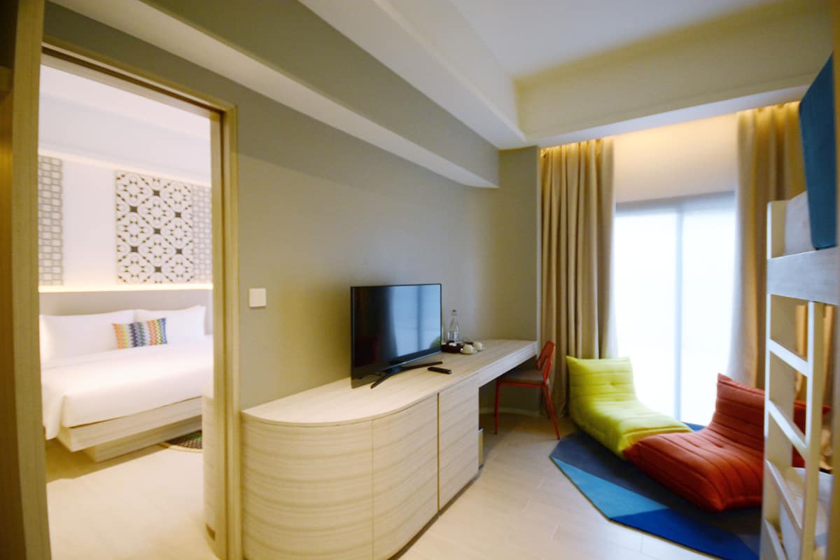 In-room safe, desk, iron/ironing board, free WiFi