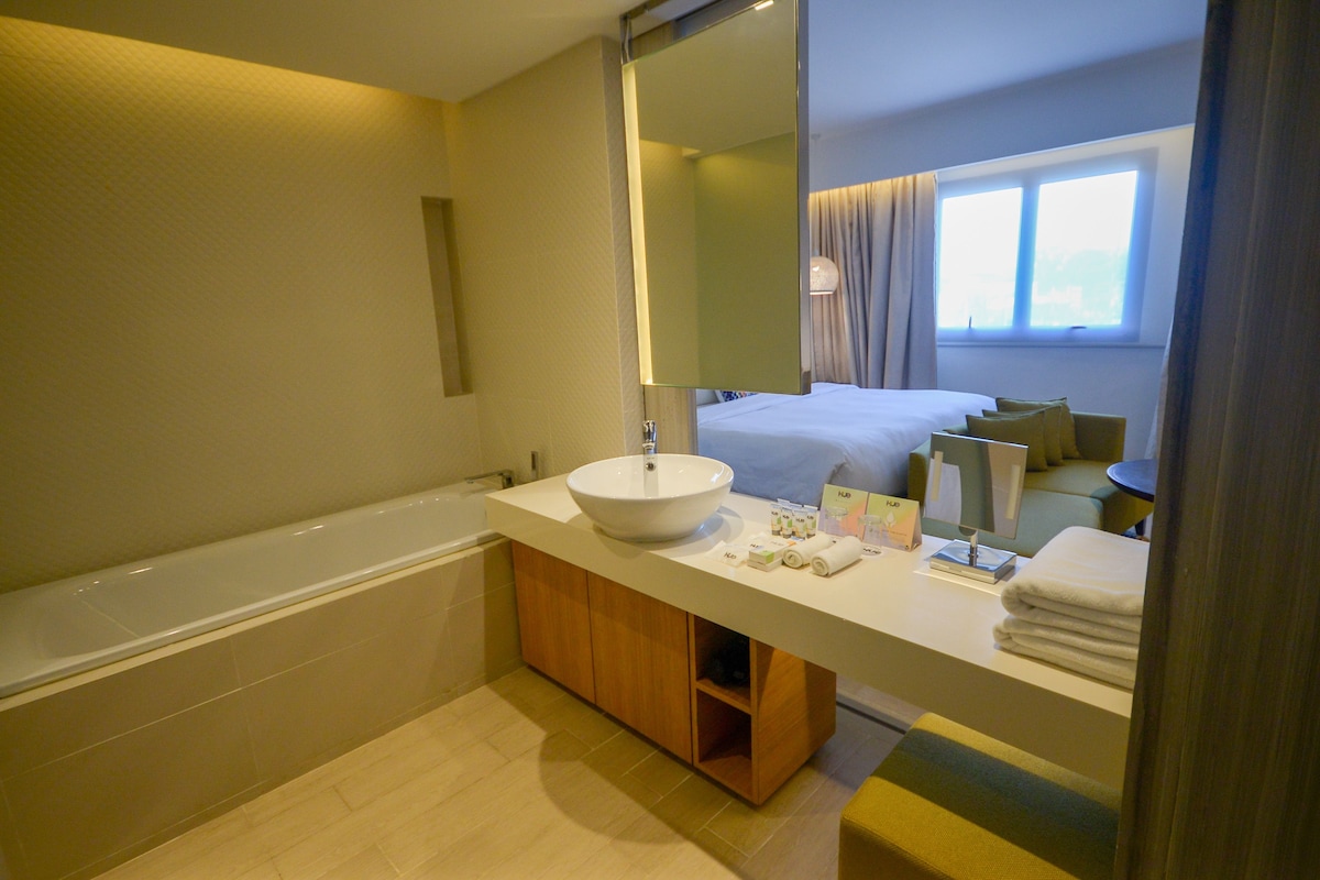 Suite Room | Bathroom