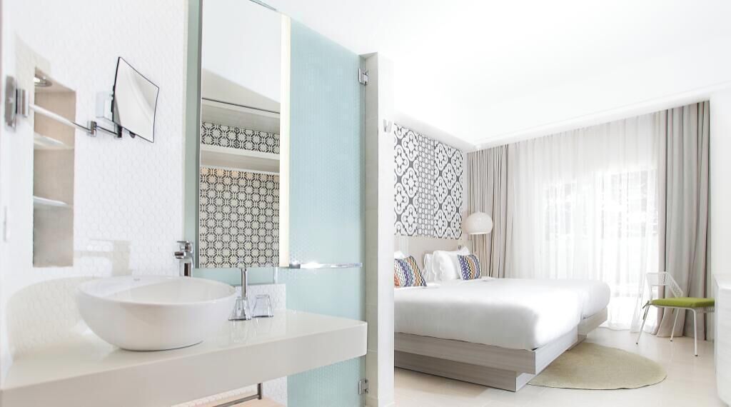 In-room safe, desk, iron/ironing board, free WiFi