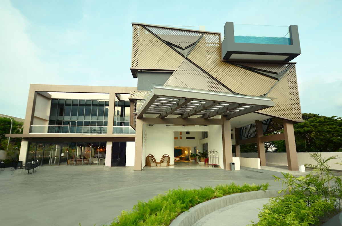 Front Property-Hue Hotels and Resorts Puerto Princesa