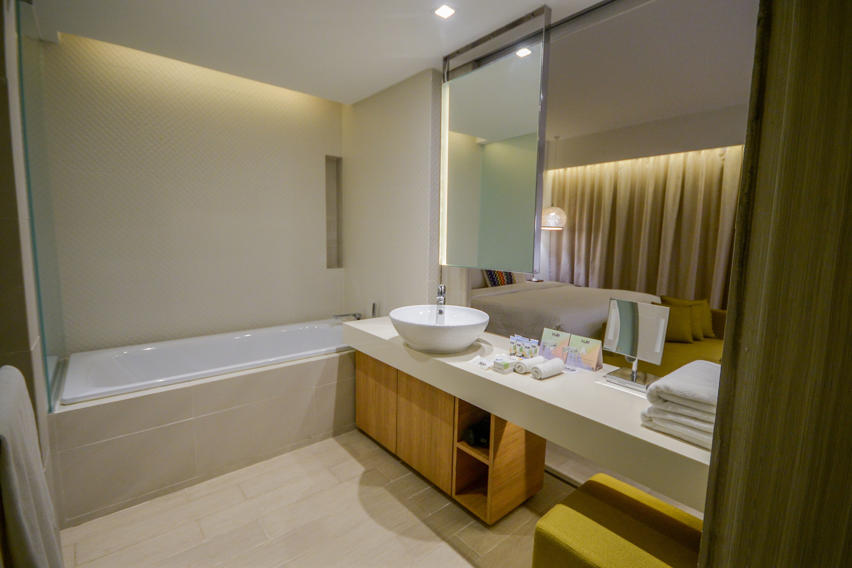 suite king | bathroom | free toiletries, hair dryer, slippers, bidet