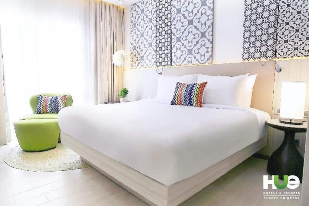 Safe på rommet, skrivebord, strykejern/-brett og wi-fi (inkludert)