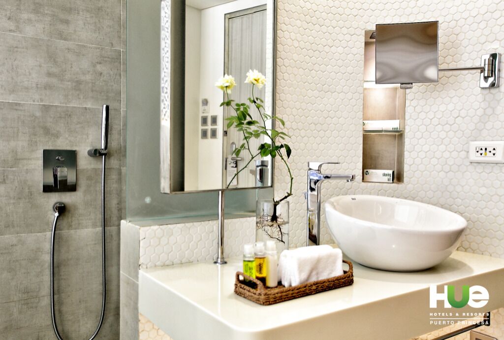 Bad | Toalettartikler (inkludert), hårføner, tøfler og bidé