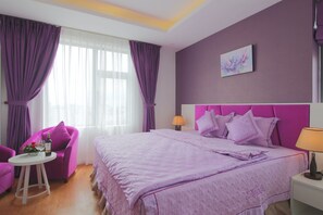 Royal Honeymoon | Minibar, Zimmersafe, Schreibtisch, Verdunkelungsvorhänge