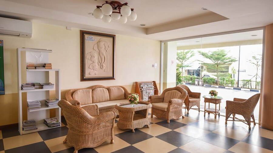 Trat Center Hotel