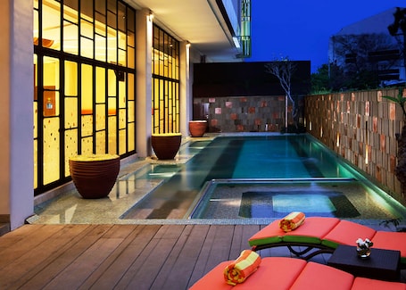 Outdoor pool. Grand Livio Kuta Hotel