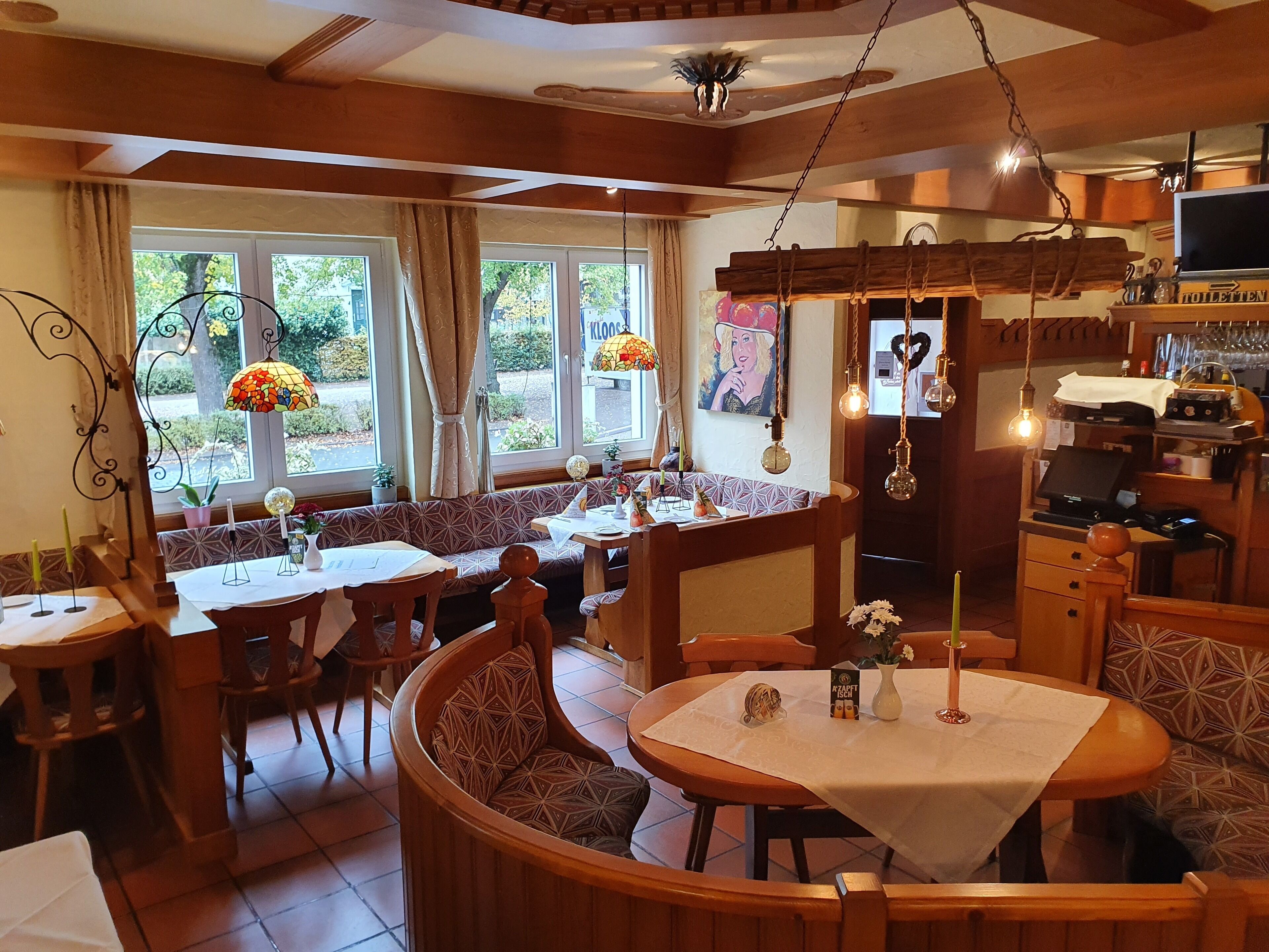 lunch and dinner served, regional cuisine