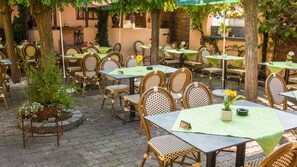 Garden - Hotel Neuenburger Hof (Neuenburg am Rhein)