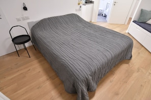 Studiolejlighed | Skrivebord, lydisolering, strygejern/strygebræt, gratis baby-/barnesenge