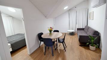 Royal Suite | Living area | Flat-screen TV