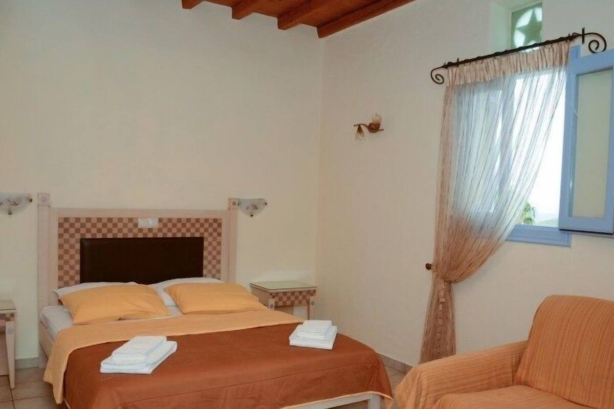 In-room safe, free WiFi