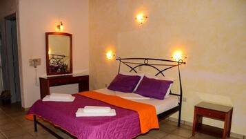 In-room safe, free WiFi