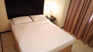 Queen Room | In-room safe, desk, free WiFi - Hotel Sri Sutra - Bandar Sri Damansara (Kuala Lumpur)