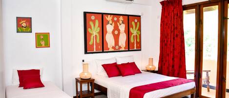 家庭房, 1 间卧室 | 客房内保险箱、办公桌、免费 WiFi、床单