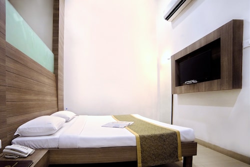 Taj Mahal Hotel Abids