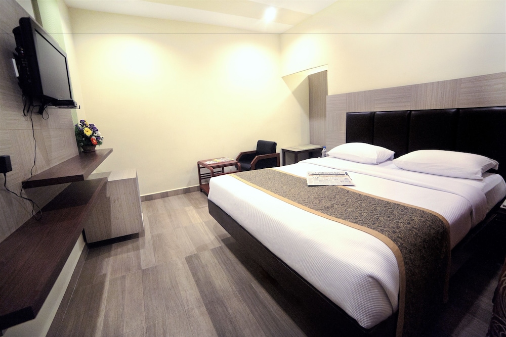 Taj Mahal Hotel by null