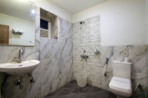 Sviitti | Kylpyhuone | Ilmaiset hygieniatuotteet, pyyhkeet