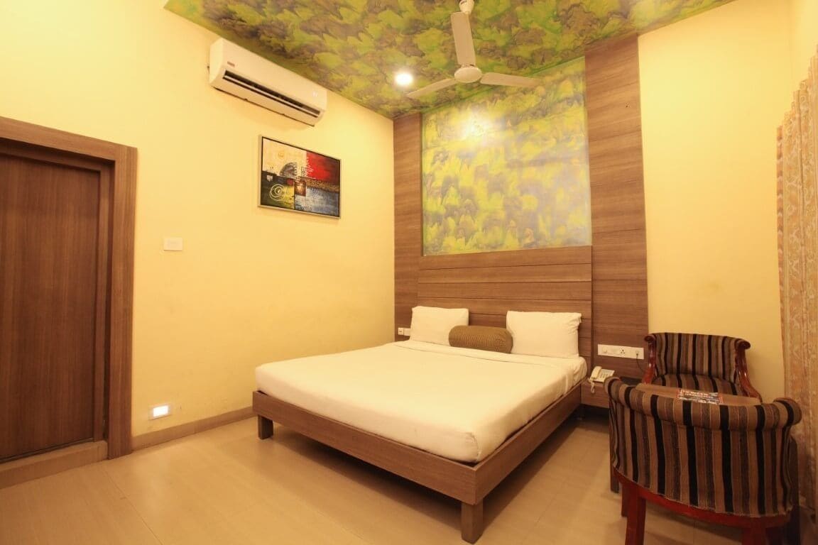 Deluxe Abid Room | Premium bedding, in-room safe, desk, laptop workspace