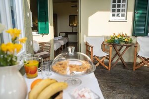 Standard Triple Room, Ground Floor | Teres/patio