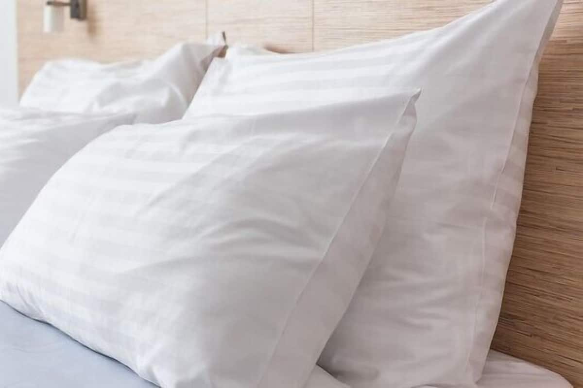 Desk, iron/ironing board (on request), WiFi (free), bed sheets