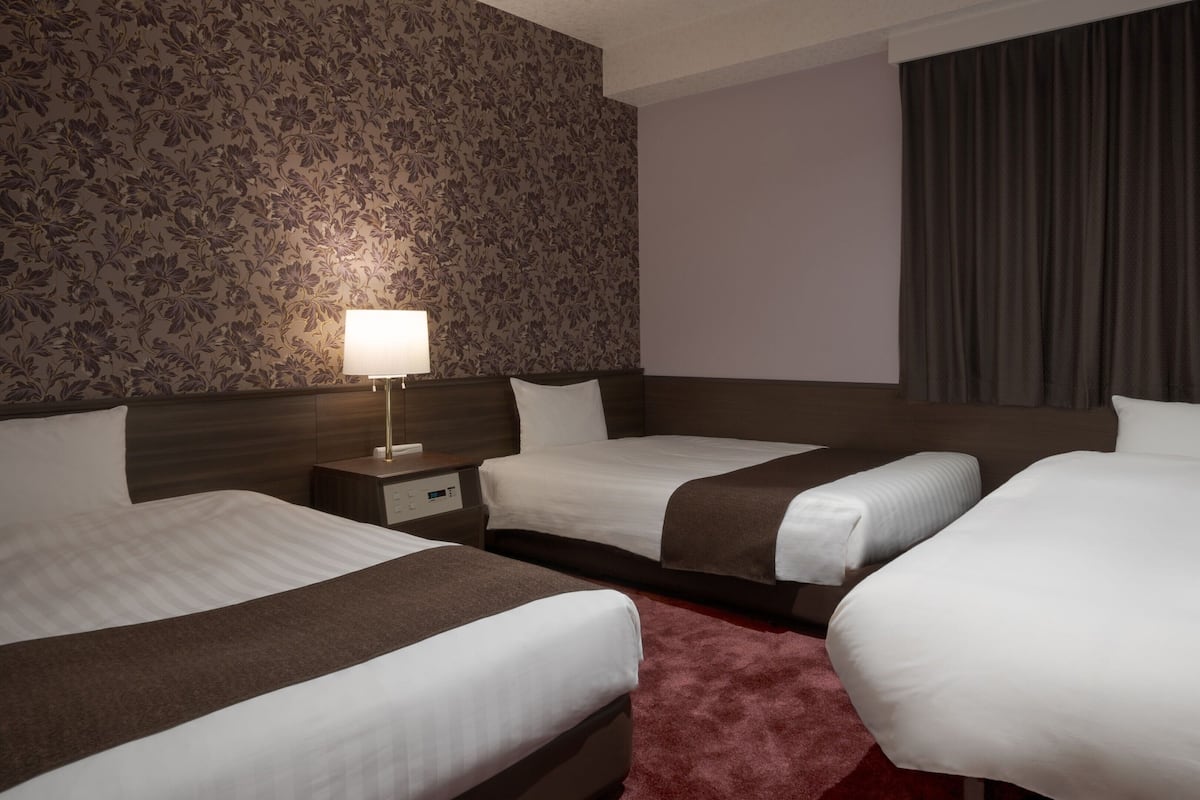 Desk, iron/ironing board (on request), WiFi (free), bed sheets