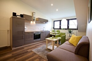 Panoramic Condo, 1 Bedroom | Free cots/infant beds, free WiFi, bed sheets - Wein & Wohngut Paulushof (Punderich)