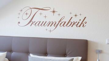 Panoramic Condo, 2 Bedrooms | Free cribs/infant beds, free WiFi, bed sheets