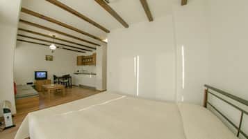In-room safe, desk, iron/ironing board, free WiFi