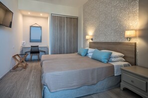 Iron/ironing board, bed sheets - Lefkoniko Beach (Rethymno)