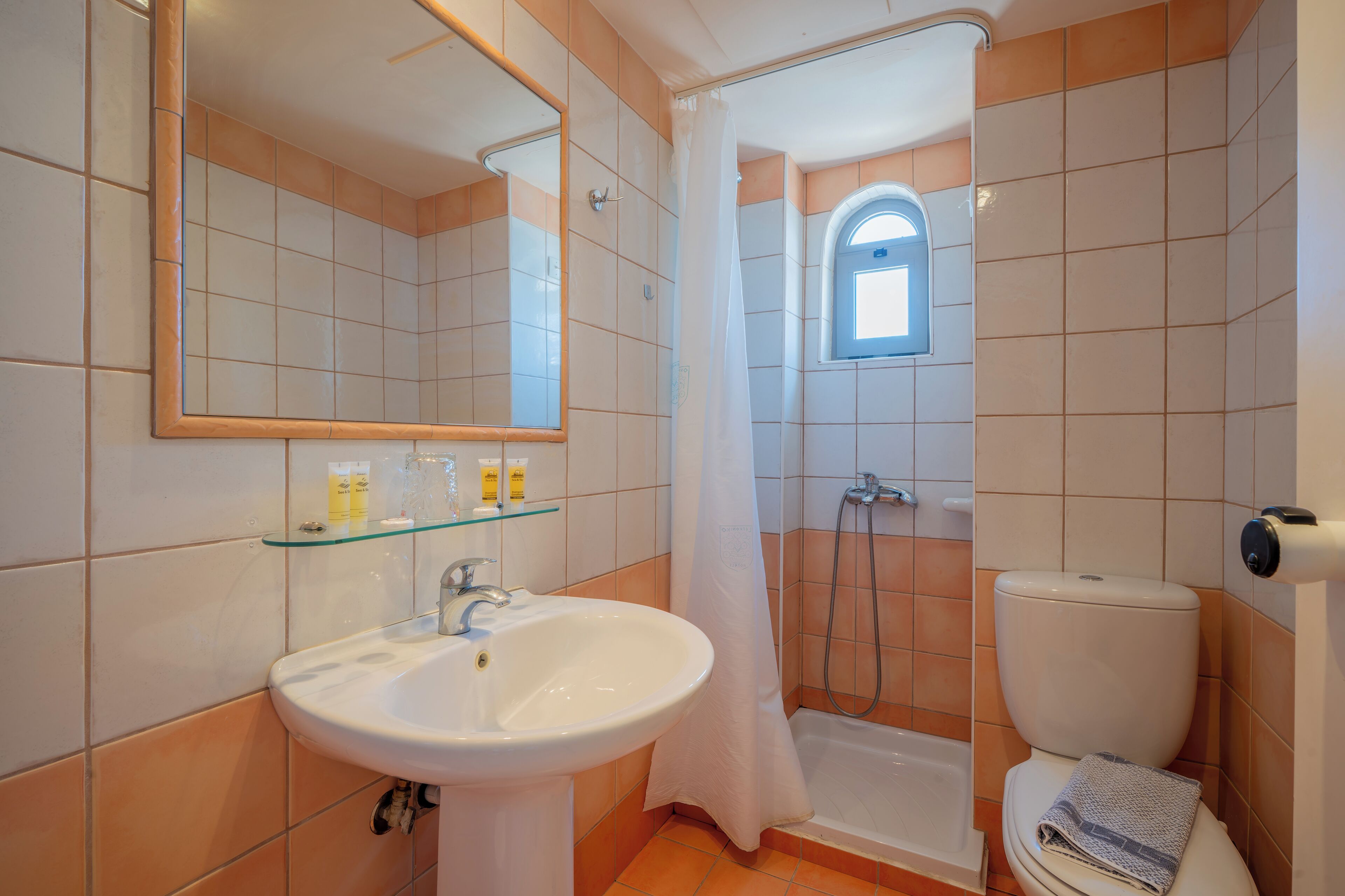 Photo - Icarus Apartments