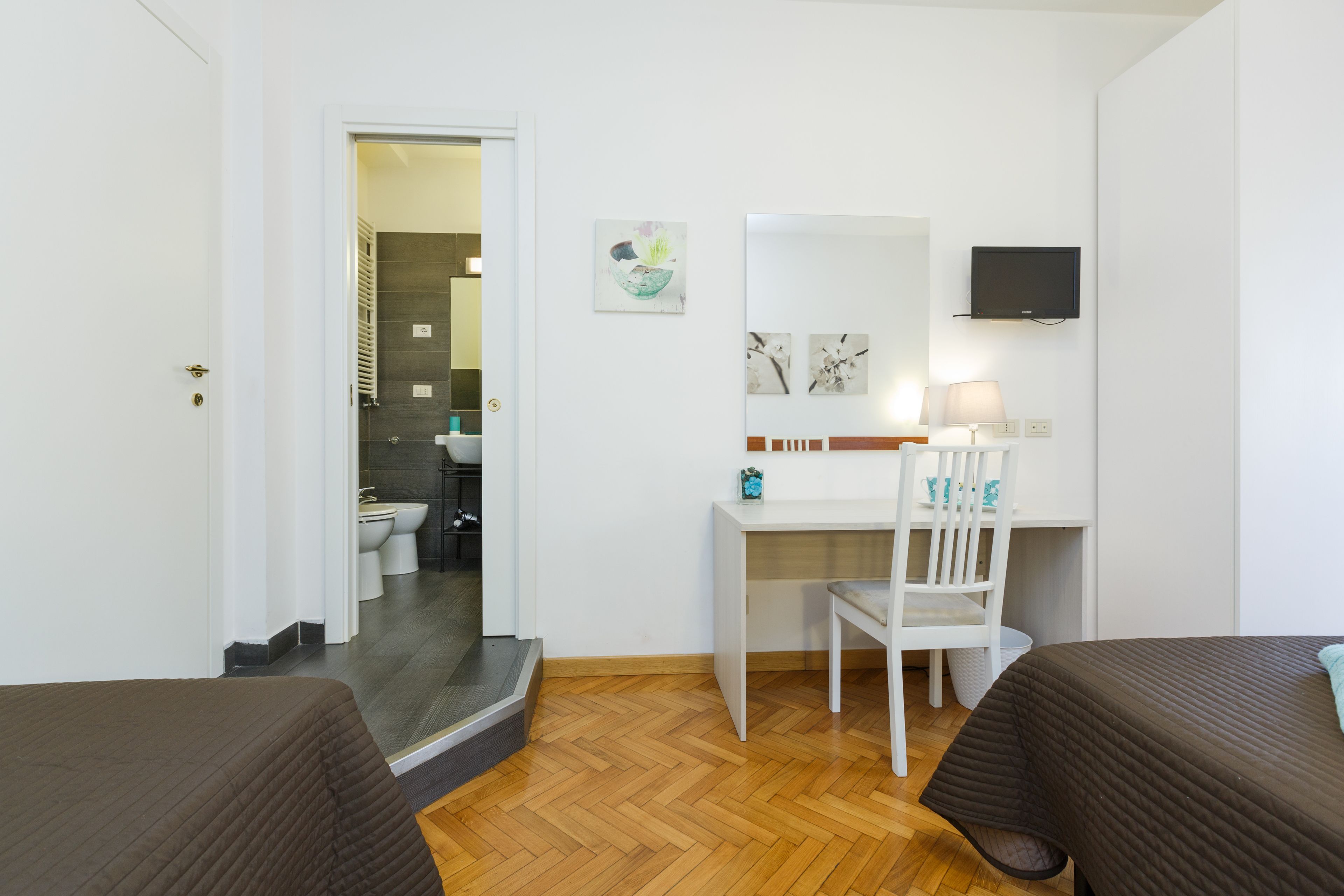 Quarto triplo básico, vista para a cidade | Vista do quarto