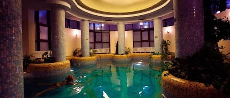 Indoor pool, pool loungers