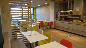 Daily buffet breakfast (EUR 8.90 per person) - ibis budget Tours Centre Gare (Tours)