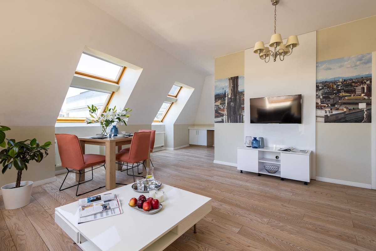Superior Studio Suite, Kitchenette | Iron/ironing board, free cribs/infant beds, free WiFi, bed sheets
